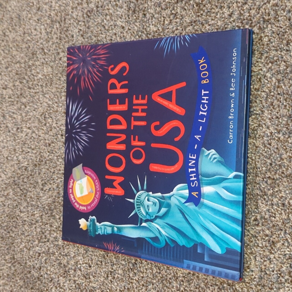 ✨A Shine A Light Book✨ Wonders of the USA